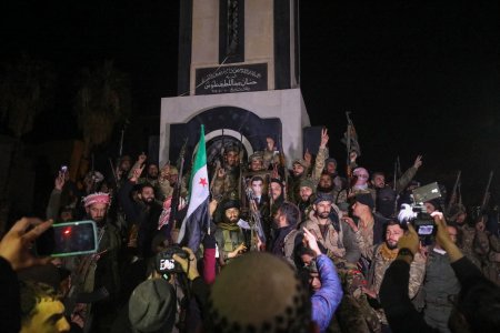 Rebelii proclama <span style='background:#EDF514'>ELIBERAREA</span> Siriei de regimul lui Bashar al-Assad: Dupa 50 de ani de tiranie si 13 ani de crime, incepe o noua era