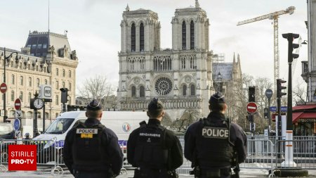 In plina criza politica, fara guvern, presedintele Emmanuel Macron redeschide oficial <span style='background:#EDF514'>CATEDRALA</span> Notre-Dame