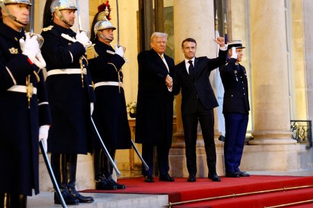 Macron ii reuneste pe Trump si pe Zelenskiy la Paris