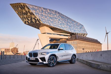 Business MAGAZIN. Cum vrea sa faca BMW modele reciclabile? 10.000 de masini vor fi reciclate anual langa Munchen. Ce inseamna conceptul Neue Klasse