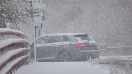 Se circula in conditii de iarna pe toate drumurile din centrul tarii