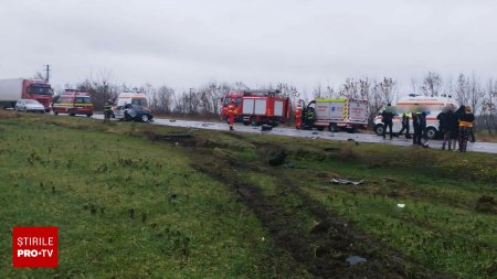 Accident grav in judetul Ialomita, cu 4 masini si 6 oameni. Printre victimele accidentului se afla si un <span style='background:#EDF514'>COPIL DE 5 ANI</span>