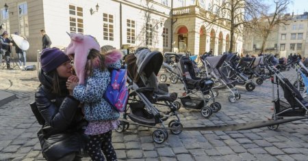 Motivul pentru care bebelusii norvegieni sunt lasati sa doarma afara, in frig