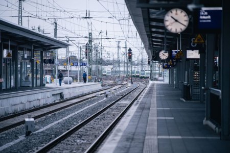 Trenitalia e <span style='background:#EDF514'>CEA MAI BUNA</span> companie feroviara din Europa. CFR Calatori e peste Deutsche Bahn