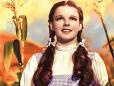 Pantofii de rubin purtati de Judy Garland in <span style='background:#EDF514'>VRAJITORUL DIN OZ</span>, vanduti cu 28 de milioane de dolari