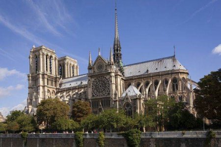 Pope asks for France and #39;s most famous cathedral to be <span style='background:#EDF514'>OPENED</span>