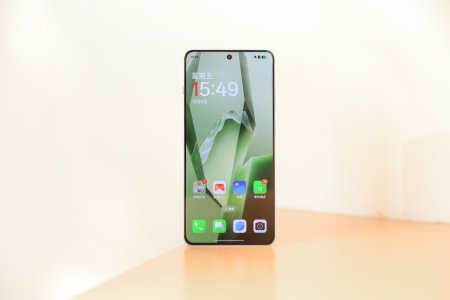 <span style='background:#EDF514'>ONEPLUS ACE 5</span> primeste primele fotografii oficiale. Telefonul ar urma sa fie lansat international sub denumirea OnePlus 13R