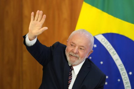 Presedintele brazilian Lula, operat pentru 