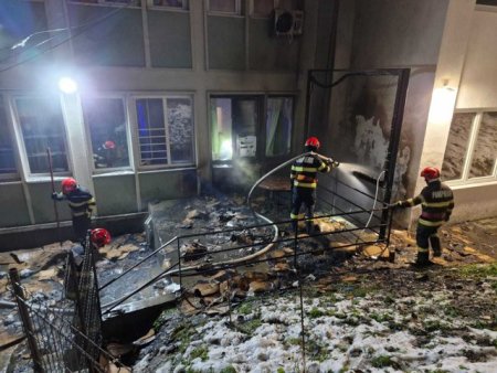 Incendiu in curtea interioara a unui colegiu din Suceava. Cauza - fumatul in locuri nepermise