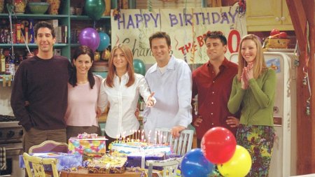 <span style='background:#EDF514'>LISA KUDROW</span> dezvaluie ca prietenia din ‘Friends’ nu a fost intotdeauna usoara