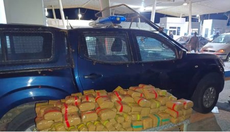 Sofer roman prins cand se pregatea sa iasa din Maroc cu 145 de kilograme de droguri ascunse in duba