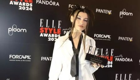 Erika <span style='background:#EDF514'>ISAC</span>, de mana cu iubitul la ELLE Style Awards. Cum a fost fotografiata alaturi de MGL