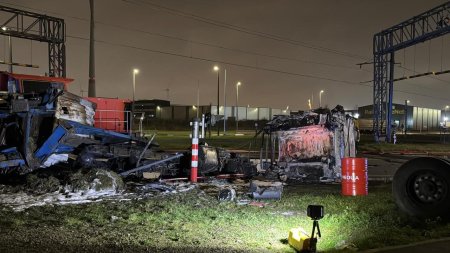 Un sofer roman de TIR a murit carbonizat in cabina lovita de tren si facuta scrum, in Belgia