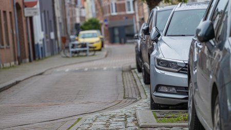 Taxa speciala pentru bucurestenii care detin un autovehicul, dar nu au loc de parcare. Cat ar urma sa achite anual