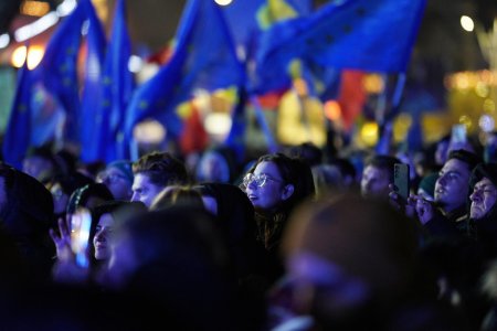 Reuters: Partidele pro-europene din Romania sunt de acord sa formeze rapid un guvern de coalitie larga