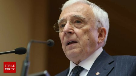 Isarescu avertizeaza asupra impactului riscurilor externe si al cresterii datoriilor asupra economiei romanesti