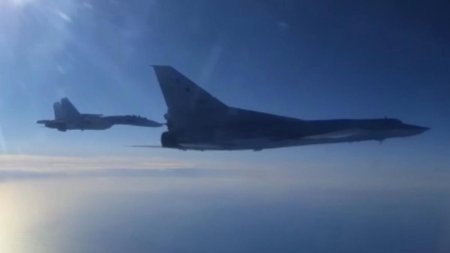 Rusia a trimis bombardiere strategice purtatoare de rachete deasupra Marii Baltice