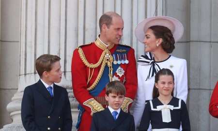 Printul William si Kate Middleton au publicat felicitarea de <span style='background:#EDF514'>CRACIUN</span> dupa cel mai greu an