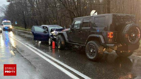 Trei copii au fost raniti si transportati la spital in urma unui accident pe DN 7