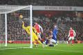 Arsenal urca pe doi in Premier League