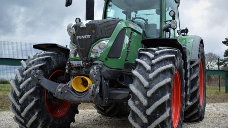 Culmea crizei: RA-APPS si-a luat tractor de 100.000 Euro pentru Scrovistea