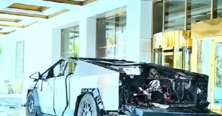 Un camion Tesla a explodat in fata unui hotel detinut de Trump in Las Vegas. Anchetatorii nu exclud un posibil act de terorism