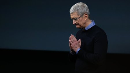 Axios: CEO-ul Apple, Tim Cook, va dona personal un milion de dolari pentru inaugurarea lui Trump