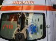 Accident violent: doua autoturisme s-au ciocnit, fiind proiectate in afara soselei