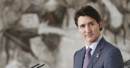 Premierul canadian Justin Trudeau si-a anuntat demisia. 