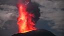 Imagini spectaculoase dupa eruptia vulcanului Ibu, in Indonezia. Cantitati uriase de lava topita, fum si cenusa au fost aruncate in aer