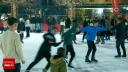 Distractie pe gheata in Iasi. Copiii si adultii s-au aventurat pe patinoarul din oras: 