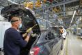 Record dublu in industria auto romaneasca in 2024: 560.000 de masini au fost produse la Craiova si Mioveni. Uzina Ford Otosan de la Craiova a produs in premiera peste 250.000 de masini si a dus productia auto din Romania la peste 560.000 de autovehicule