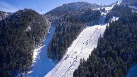 O noua partie se deschide in Poiana Brasov. Se anunta reduceri semnificative la ski-pass-uri. Cine poate beneficia de ele