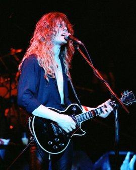 Legendarul chitarist John Sykes, de la Thin Lizzy si Whitesnake, a <span style='background:#EDF514'>MURIT</span> la 65 de ani