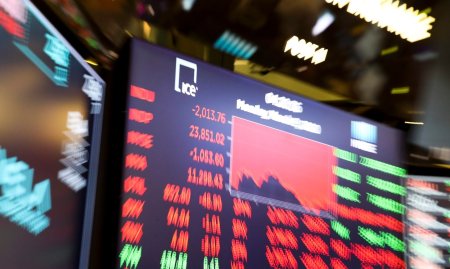 Investirea lui Trump a alimentat volatilitatea pietelor <span style='background:#EDF514'>FINANCIAR</span>e. Wall Street a crescut, Europa a fost mixta, iar BVB a urcat usor. Pietele valutare au fost marcate de volatilitate, iar sectorul crypto a adus noi maxime