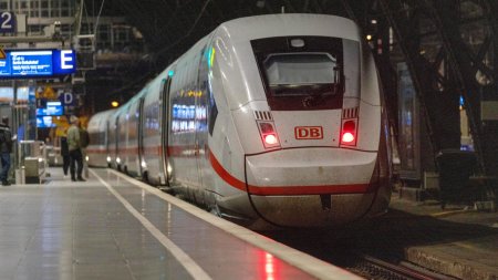 Un roman a intarziat cu 177 de minute 18 trenuri, in gara centrala din Hamburg, si cu un total de 479 de minute trenurile pe distante lungi