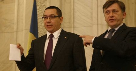 Victor Ponta sustine ca refuzul lui Ioh<span style='background:#EDF514'>ANNI</span>s de a demisiona ajuta miscarile anti-sistem: Ingroapa candidatul coalitiei