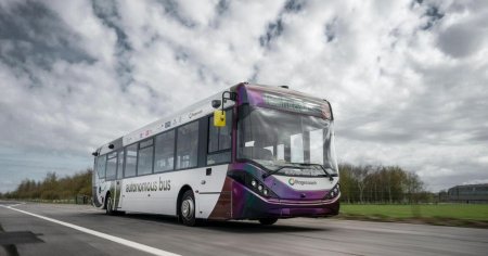 Primul aeroport european care introduce o <span style='background:#EDF514'>LINIE</span> de autobuze fara soferi. Cand va fi functionala