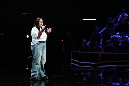 Elizabeth, o concurenta virala pe TikTok, vine <span style='background:#EDF514'>DUMINICA</span> in platoul X Factor special pentru Delia. Mi-ai dat un comentariu