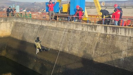 Un clujean disparut de acasa de doua luni a fost gasit decedat la doar 1 km de casa, in lacul <span style='background:#EDF514'>GILAU</span>, din Cluj