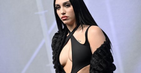 La Paris nu se poarta sutien! Lourdes Leon, fiica Madonnei, in sanii goi pe covorul rosu