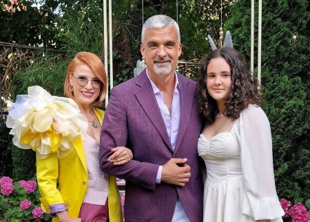 Anuntul facut de Aurelian Temisan dupa 18 ani de casnicie cu Monica Davidescu. Ii multumesc bunului Dumnezeu pentru tot ce am trait, indiferent ca unele nu au fost clipe fericite