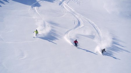 Tragedie in Franta. Cinci schiori au murit intr-o singura zi dupa ce au fost prinsi de avalanse masive in Alpi