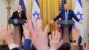 Donald Trump a primit de la Benjamin Netanyahu un pager de aur. Ce semnificatie are <span style='background:#EDF514'>CADOUL</span>