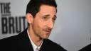 Un makeup-artist a incercat sa indeparteze <span style='background:#EDF514'>NASUL</span> proeminent al actorului Adrien Brody, crezand ca e proteza