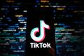 Platforma TikTok, data in judecata de parintii unor adolescenti care ar fi murit in urma unor provocari