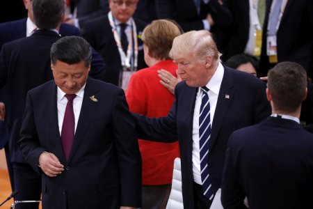 SUA si China se afla in pragul unui razboi comercial total, pe masura ce se apropie termenul limita pentru tarife. Analistii avertizeaza ca terapia de soc a lui Trump ar fi indepartat  Beijingul de la masa negocierilor