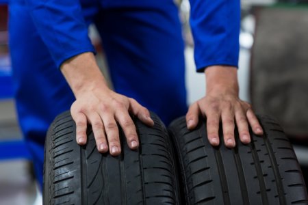 Cum sa verifici compatibilitatea anvelopelor 205/75 R16C cu vehiculul tau