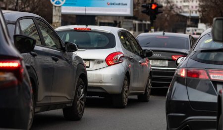 Ce este regula fermoarului, care ajuta la fluidizarea traficului. Titi Aur: Nu este predata la scoala de soferi