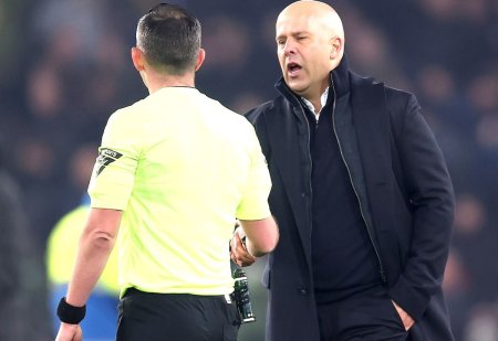 E o nedreptate de c***t » I-au citit pe buze lui Arne Slot cuvintele dure la adresa lui Michael Oliver, dupa Everton - Liverpool